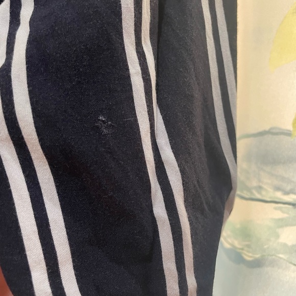 H&M long shirt dress. Used. Condition 9/10. Size 46 cm length 33.5 cm - Picture 3 of 5